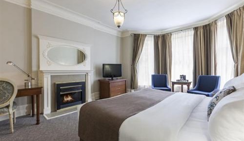 Deluxe King Room with Fireplace