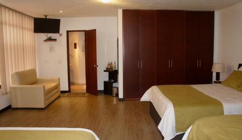 Deluxe Family Room