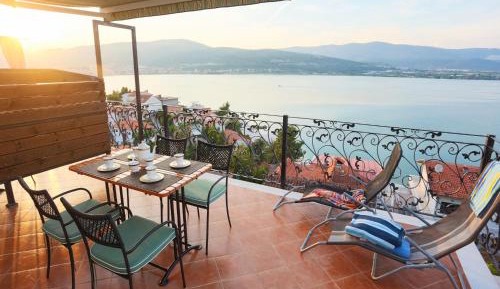 Apartment with Terrace