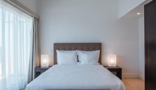 Duplex One-Bedroom Apartment with Marina View