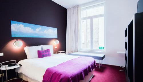 Standard Queen Room