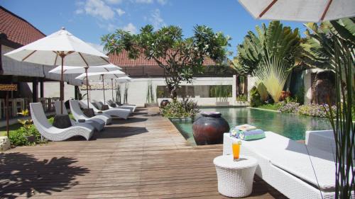 Suite with Garden View