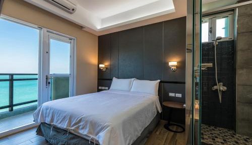 Double Room with Balcony and Sea View