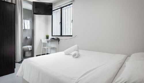 Deluxe Queen Room