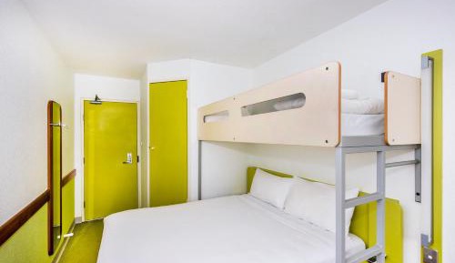 Standard Queen Room with Single Bunk Bed