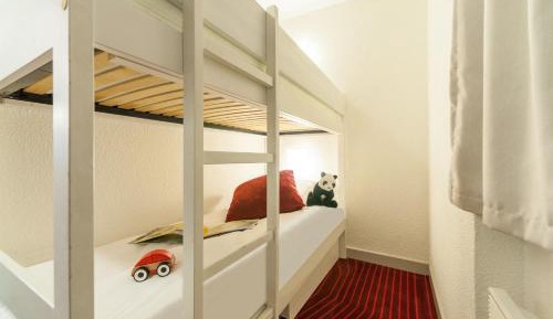 One-Bedroom Apartment with Sleeping Alcove - Open Mountain View (6 People)