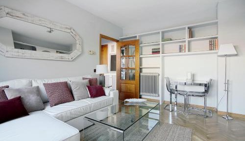 Penthouse One-Bedroom Apartment with Terrace