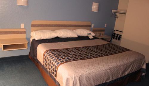 King Room - Non-Smoking