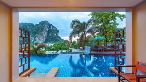 Double or Twin Room with Pool Access
