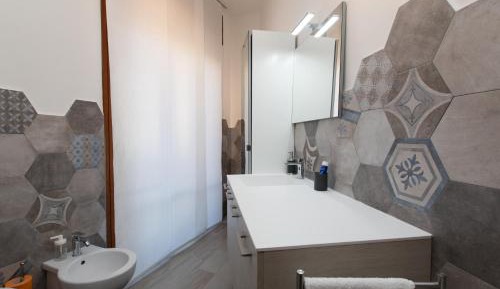Standard One-Bedroom Apartment with City View