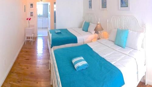 Studio with Two Queen Beds