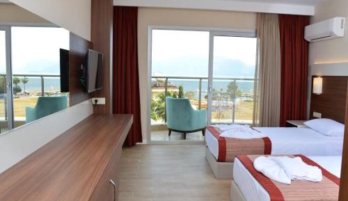 Double Room with Balcony and Sea View