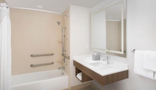 King Room - Mobility Access/Hearing Accessible