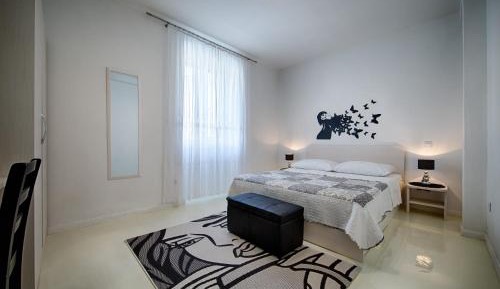 One Bedroom Apartment with Sea View