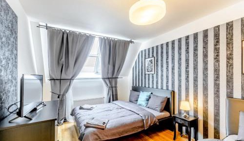 Two-Bedroom Apartment with Terrace (11 Adults)