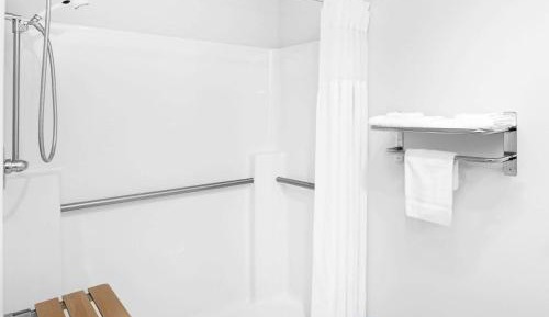 King Room - Disability Access - Non-Smoking