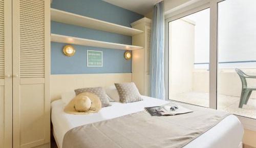 Two-Bedroom Apartment with Balcony (6 People) - Sea View