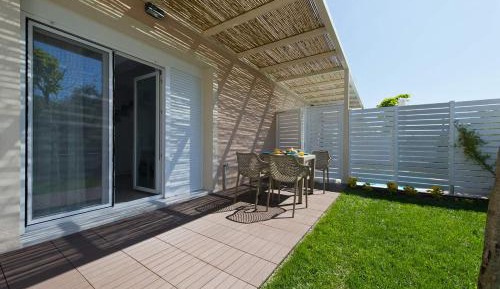 Apartment with Garden View