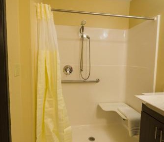 Queen Room - Mobility Access/Non-Smoking