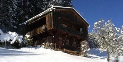  One-Bedroom Apartment with Mountain View- Upper Floor