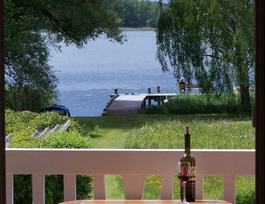 Apartment with Lake View