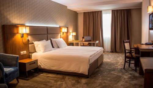 Executive Room 1 King Bed, 39 Sqm, Free Wifi, Central Air Conditioning, Shower