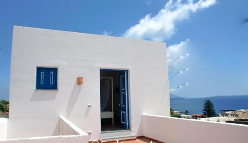 Deluxe Double Room with Balcony and Sea View