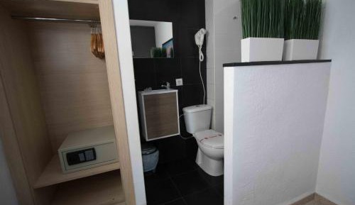 Single Room - Annex Building