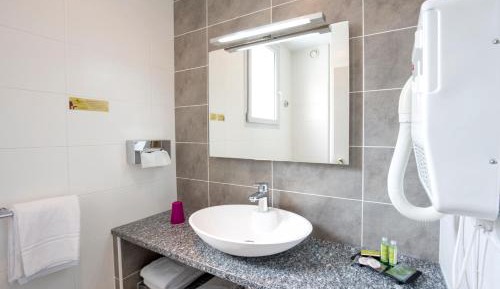 Single Room with Double Bed
