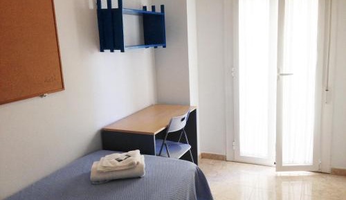 Single Room with Shared Bathroom