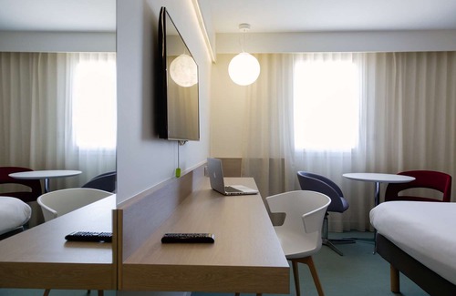 Lunel Hotel | Kyriad Montpellier Est - Lunel