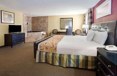 Bettendorf Hotel | Ramada by Wyndham Bettendorf