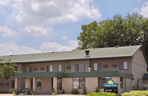 Winona Hotel | Days Inn by Wyndham Winona