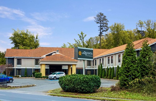 Radford Hotel | La Quinta Inn by Wyndham Radford