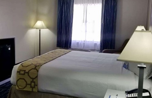 Lakeview  Jefferson County Hotel | Baymont by Wyndham Port Arthur