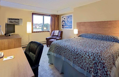 Winona Hotel | Days Inn by Wyndham Winona