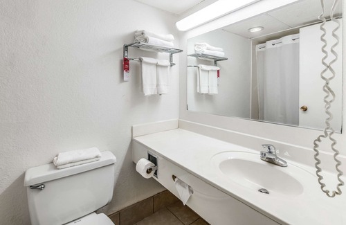 Sedalia Hotel | Econo Lodge Truman Inn