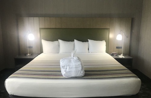 East Columbia Hotel | Country Inn & Suites by Radisson, Portland Delta Park, or