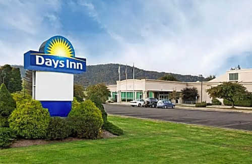 Warren Hotel | Days Inn by Wyndham Warren