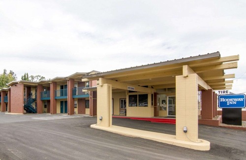 Flagstaff Hotel | Rodeway Inn Flagstaff East Route 66