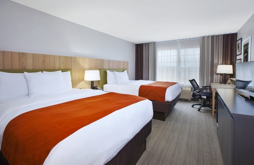 Big Rapids Hotel | Country Inn & Suites by Radisson, Big Rapids, MI