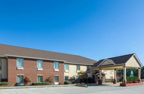 Calhoun Hotel | La Quinta Inn by Wyndham Calhoun