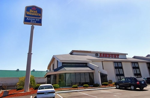 La Grange Hotel | Best Western Ashbury Inn