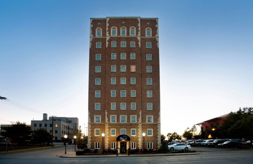 Downtown Tulsa Hotel | Ambassador Hotel Tulsa, Autograph Collection