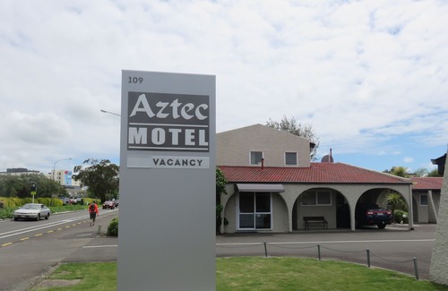 Palmerston North Hotel | Aztec Motel