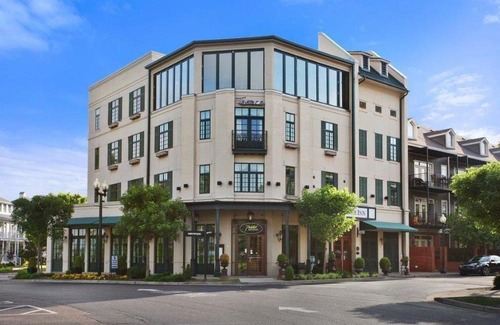 Harbor Town Hotel | River Inn of Harbor Town