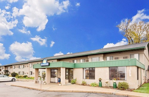Winona Hotel | Days Inn by Wyndham Winona