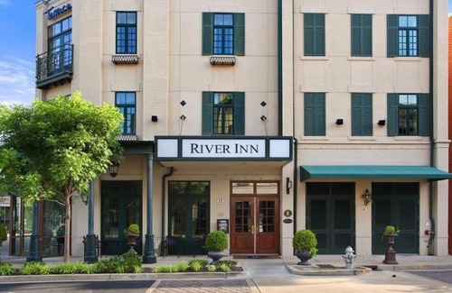 Harbor Town Hotel | River Inn of Harbor Town