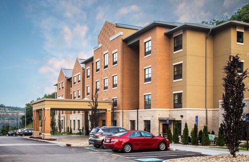Steubenville Hotel | Best Western Plus Franciscan Square Inn & Suites Steubenville