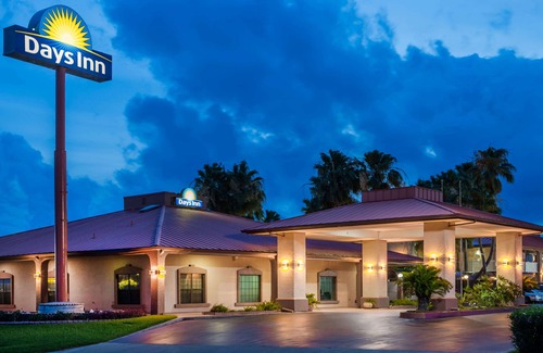 Portland Hotel | Days Inn by Wyndham Portland/Corpus Christi